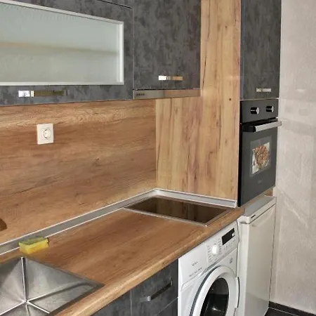 иглика апарт 네세부르