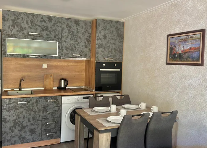 Апартамент иглика апарт Несебър