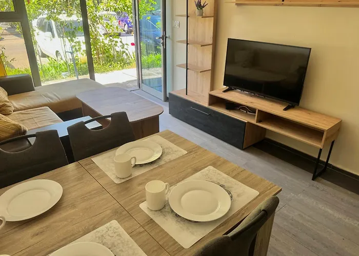 иглика апарт 公寓 内塞伯尔